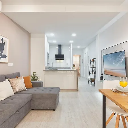 Mareva Apartment *